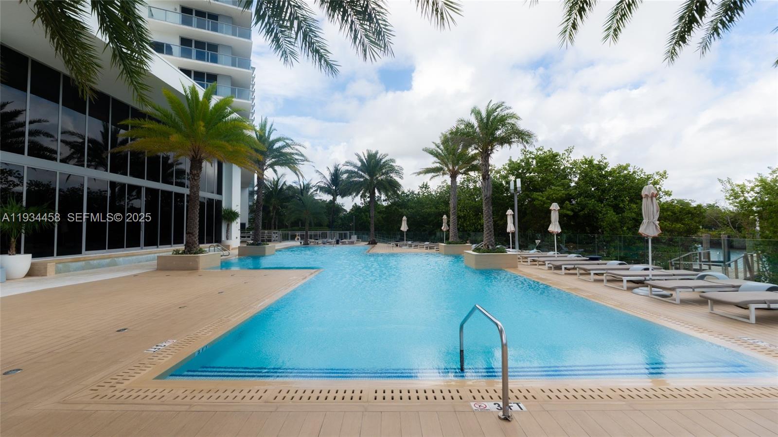 THE HARBOUR SOUTH CONDO - Residential