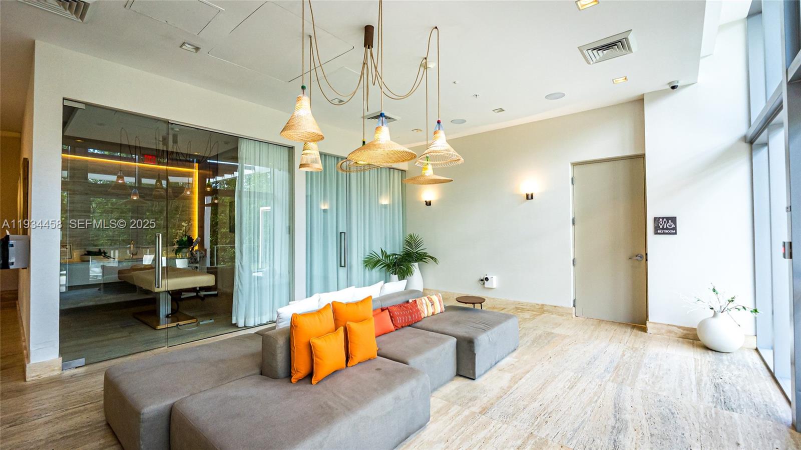 THE HARBOUR SOUTH CONDO - Residential