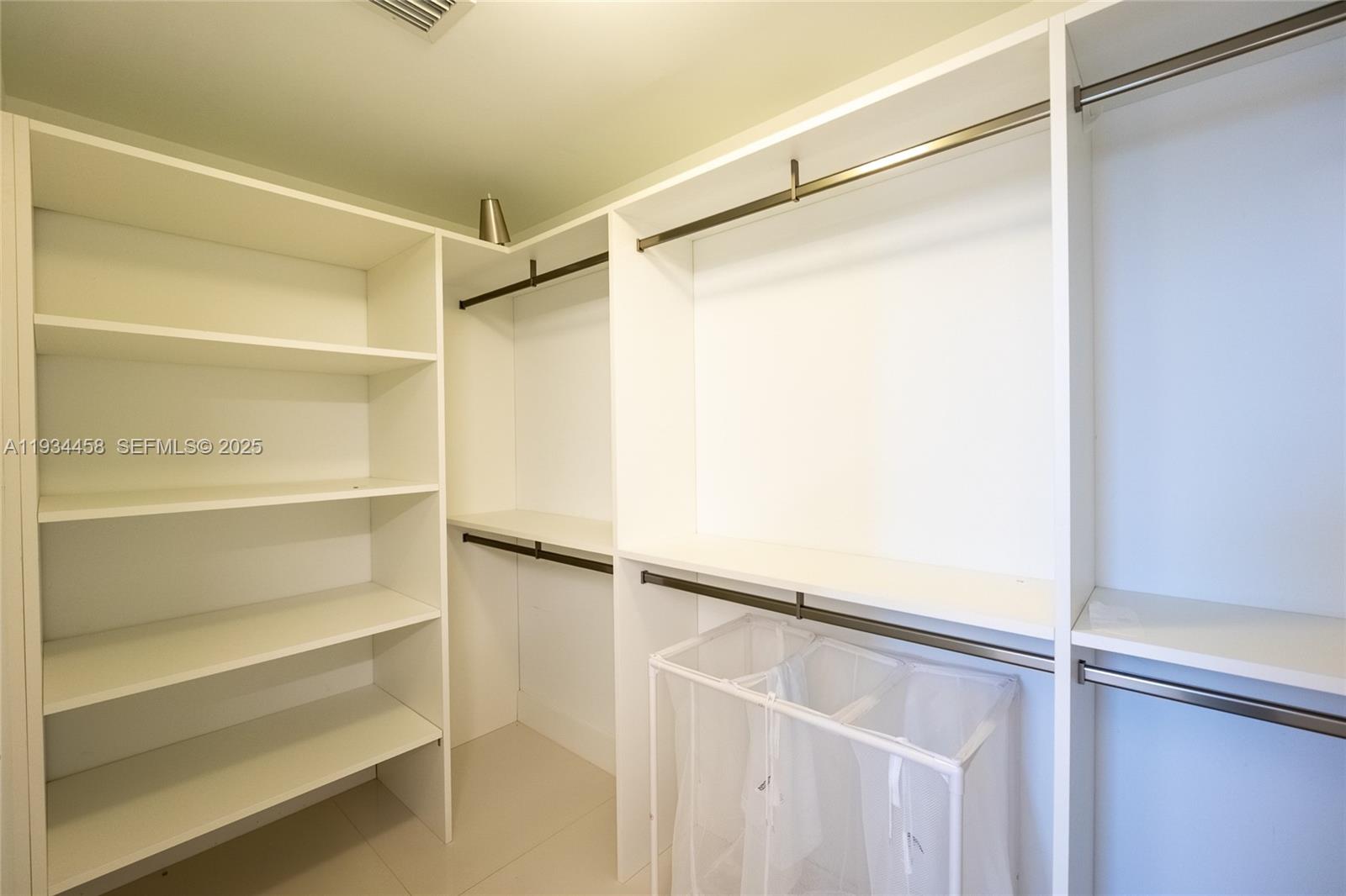 THE HARBOUR SOUTH CONDO - Residential