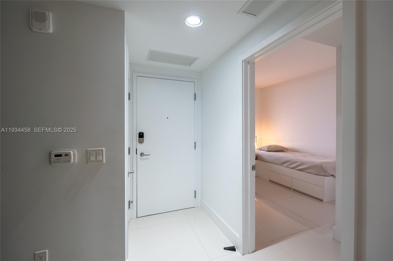 THE HARBOUR SOUTH CONDO - Residential