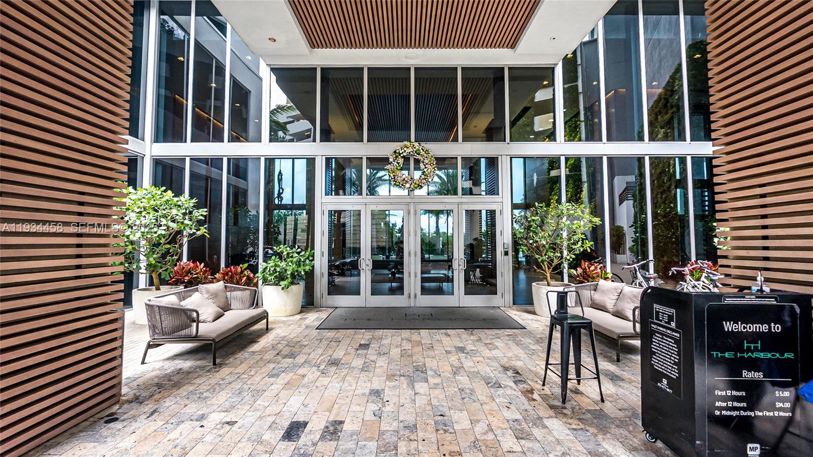 THE HARBOUR SOUTH CONDO - Residential