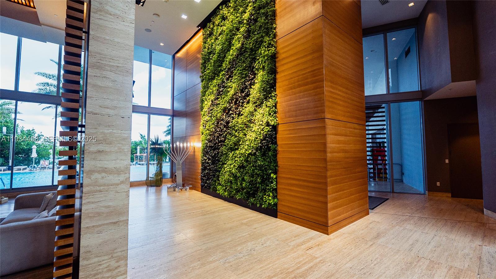 THE HARBOUR SOUTH CONDO - Residential