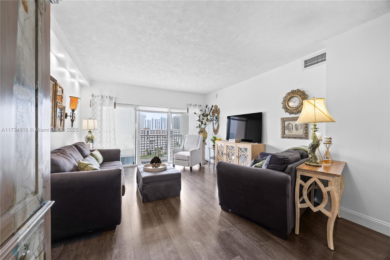 ARLEN HOUSE CONDO - Residential