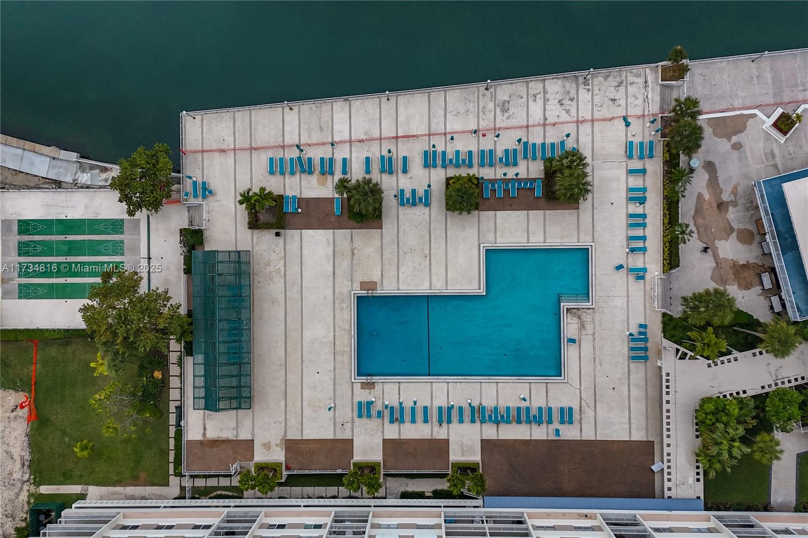 ARLEN HOUSE CONDO - Residential