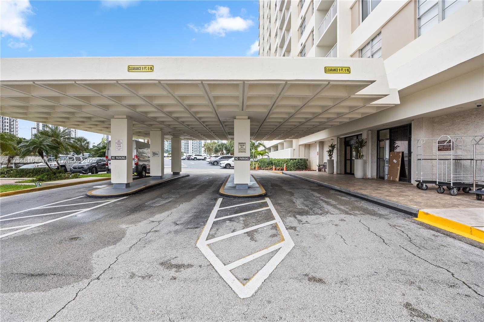 ARLEN HOUSE CONDO - Residential