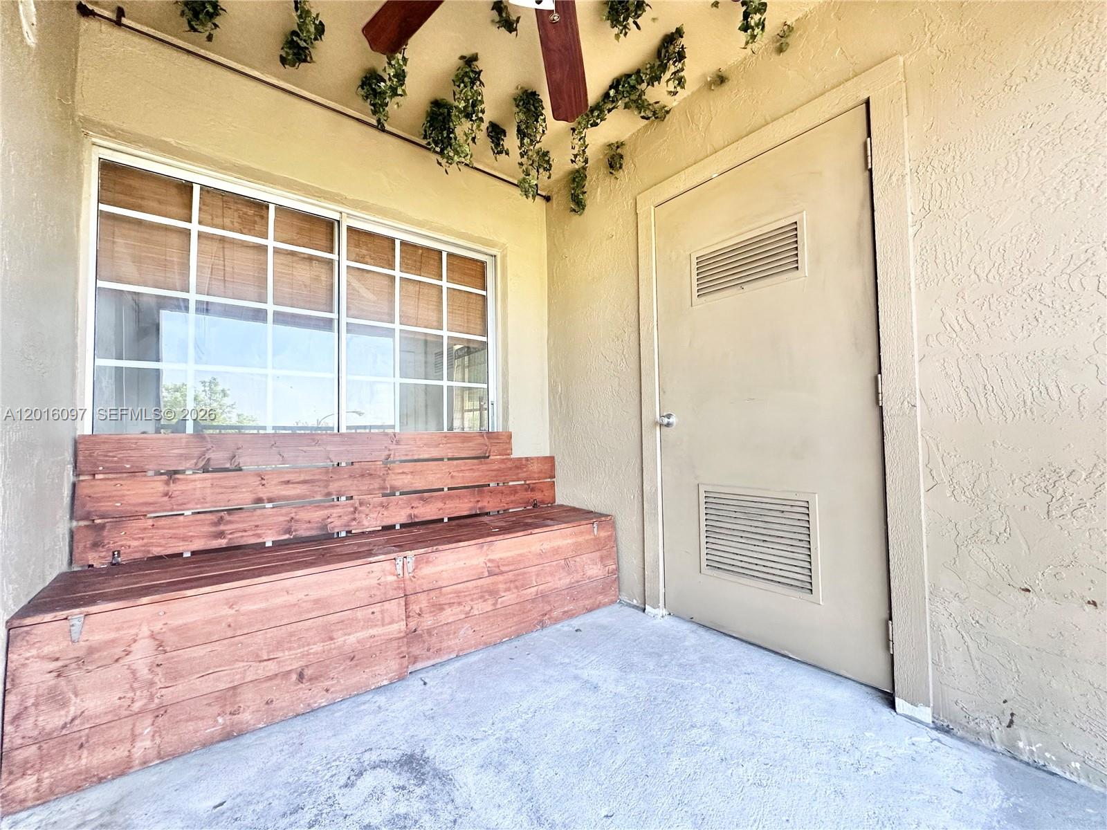 HAMMOCKS TRAILS CONDO - Residential Lease