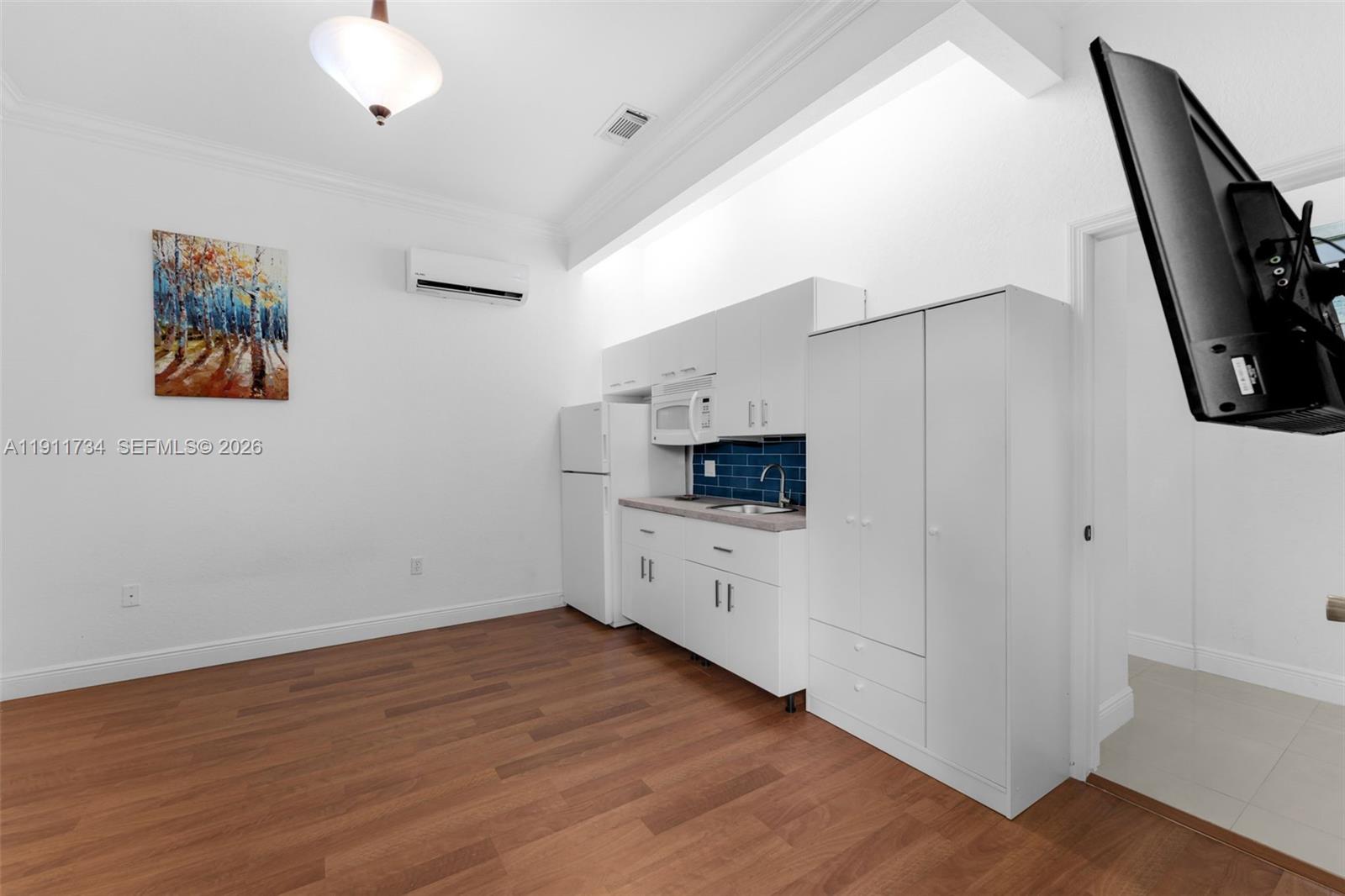 ESTATE HOMES FIRST ADDITI - Residential