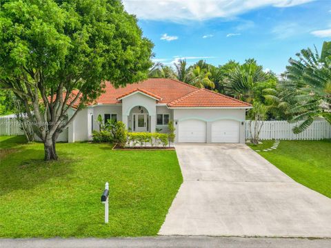 12743 SW 220th St Miami FL 33170
