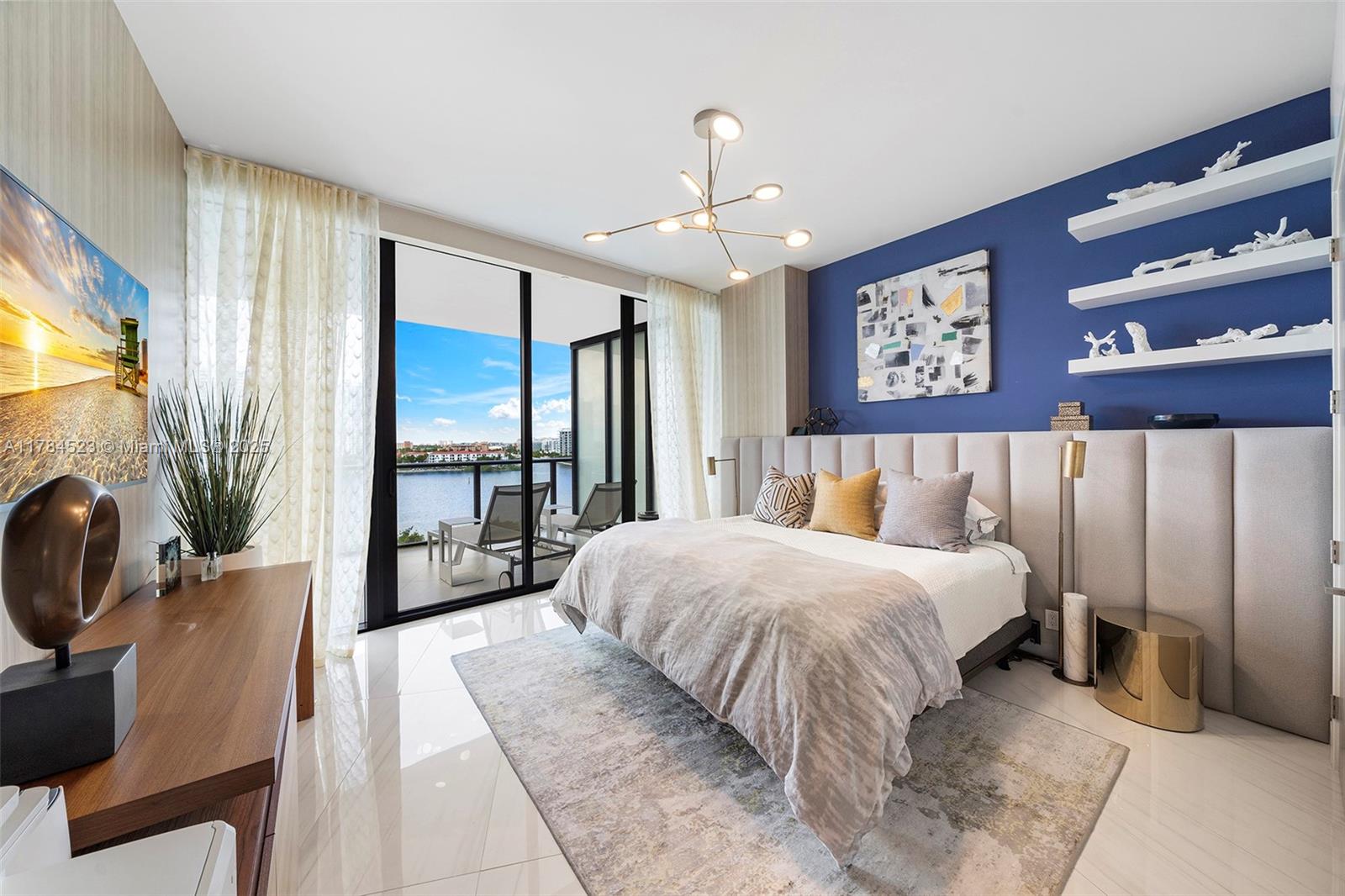 PRIVE CONDO - Residential