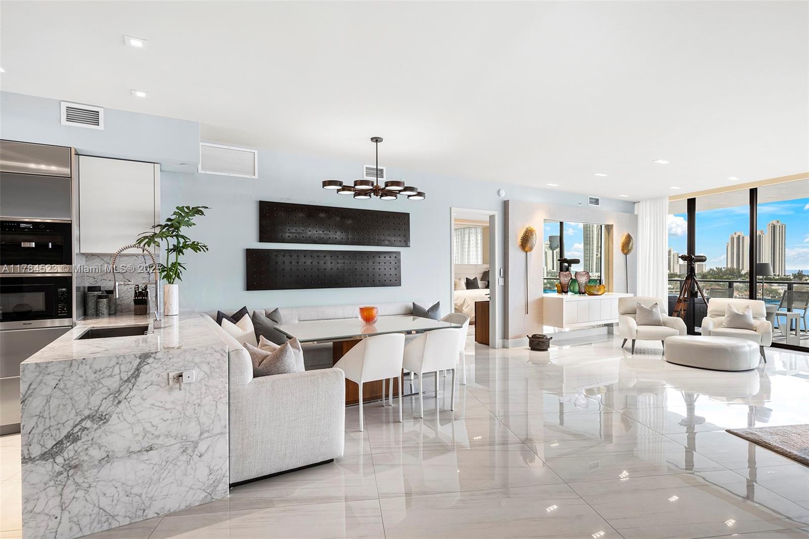 PRIVE CONDO - Residential