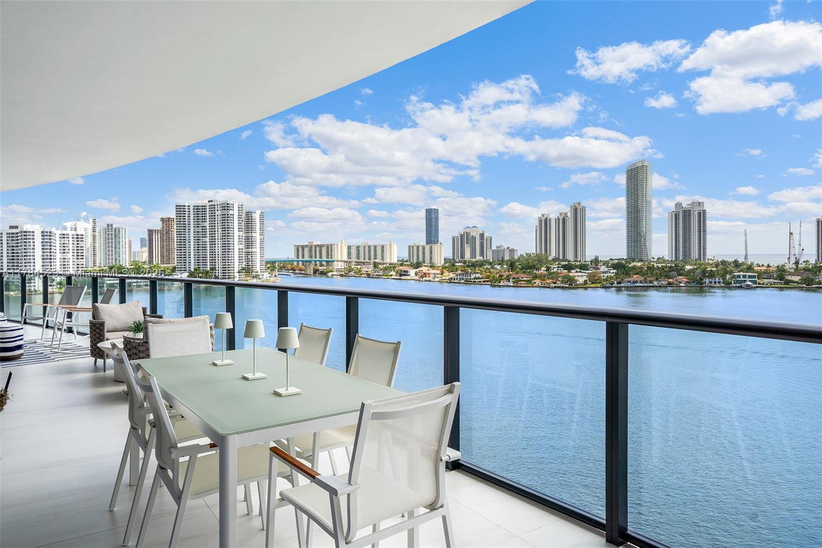 PRIVE CONDO - Residential