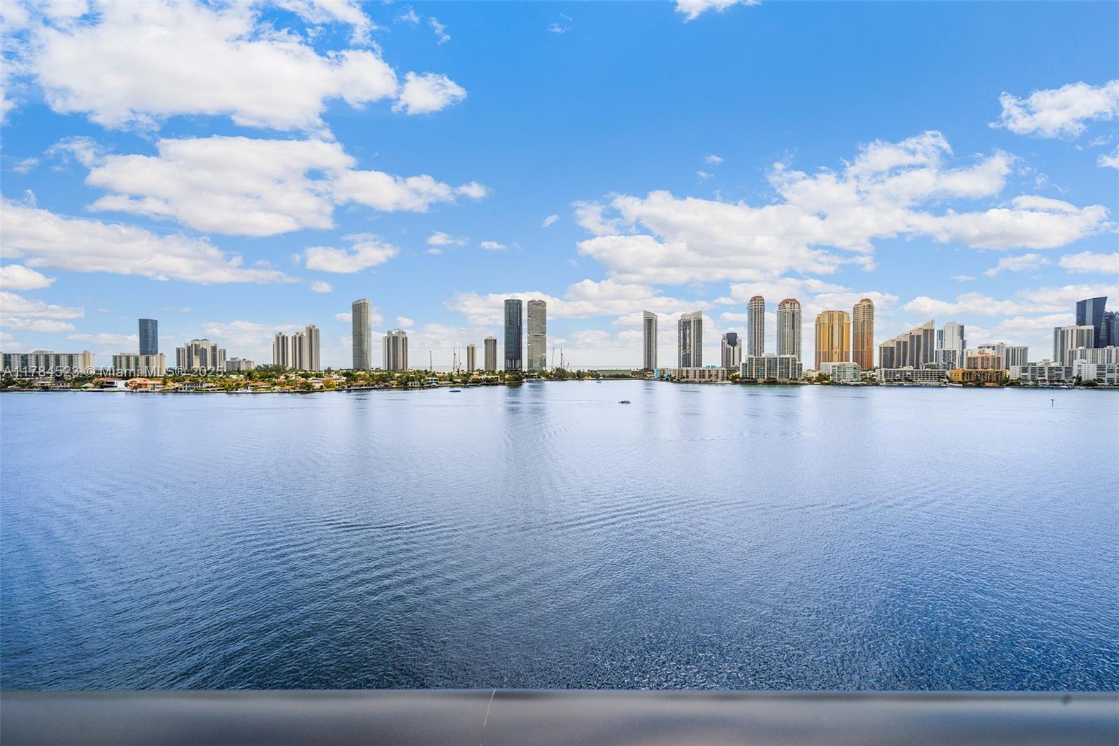 PRIVE CONDO - Residential