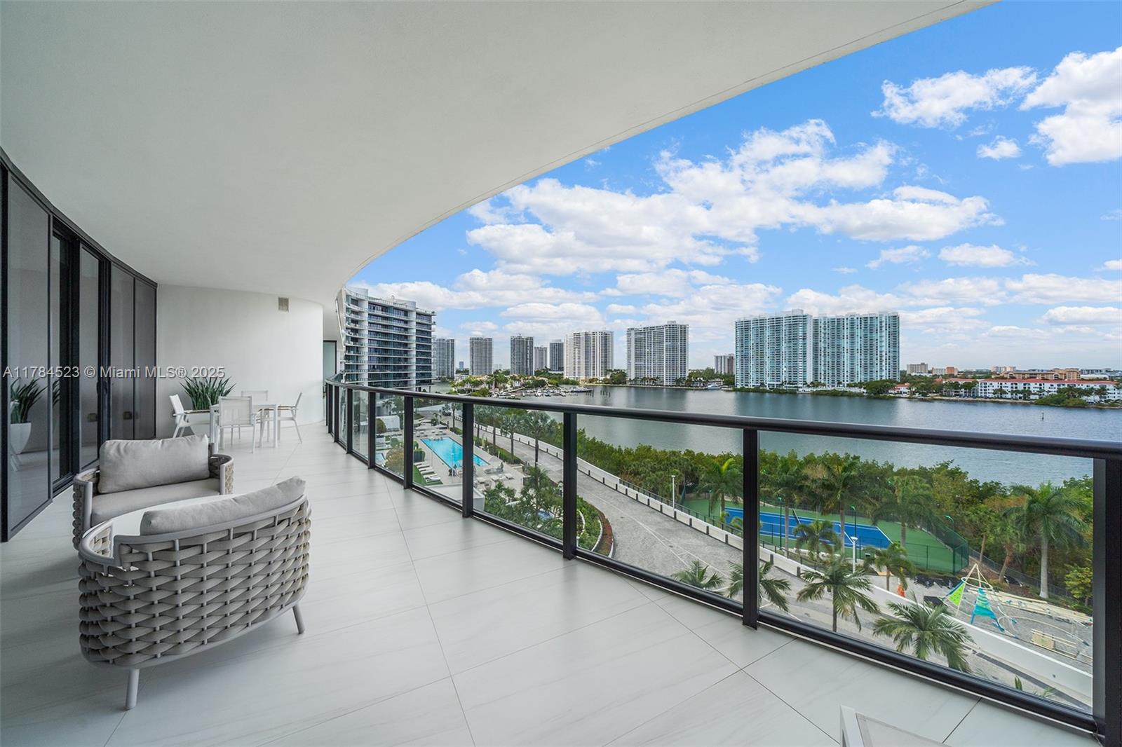 PRIVE CONDO - Residential