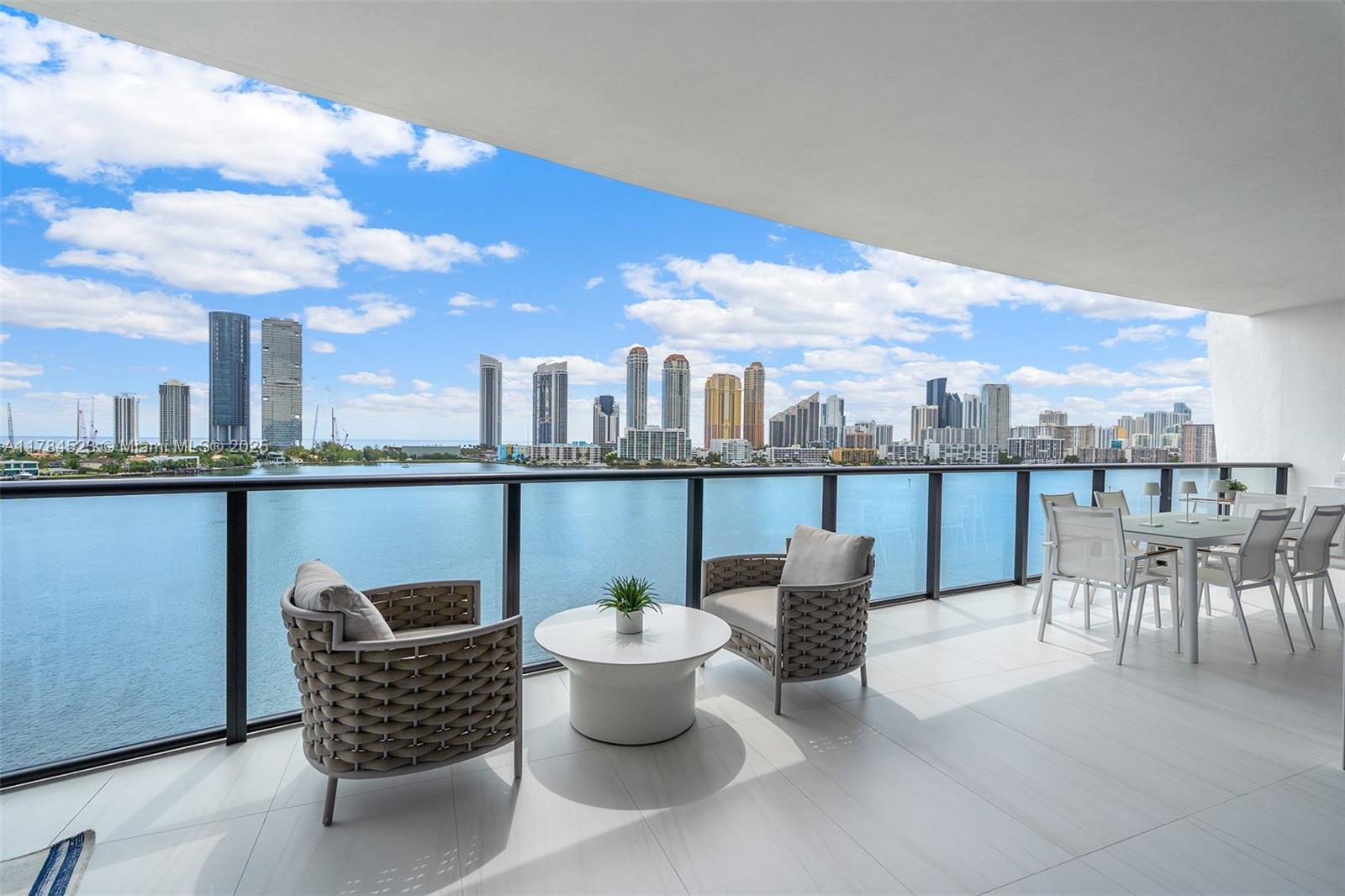 PRIVE CONDO - Residential