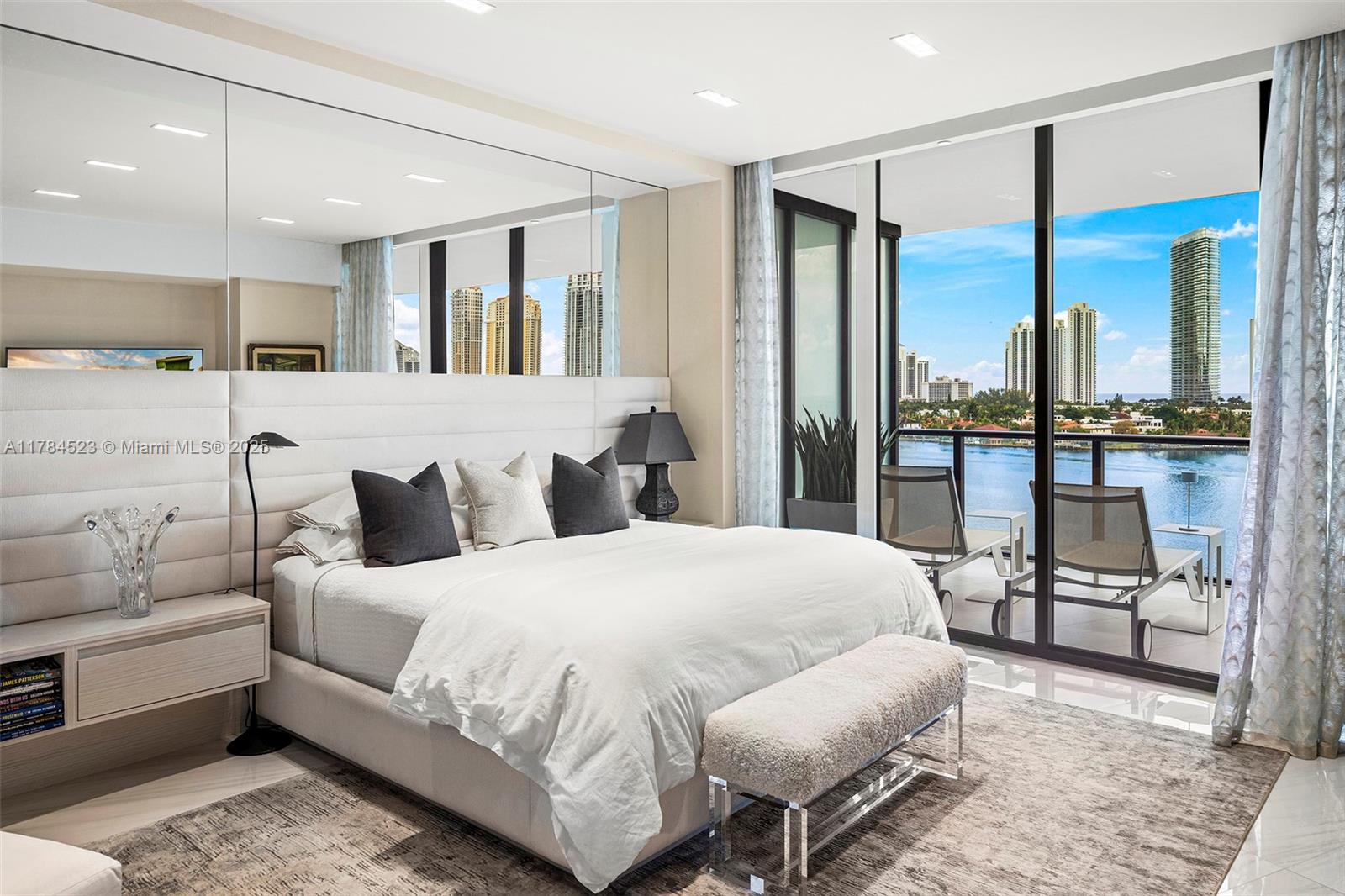 PRIVE CONDO - Residential