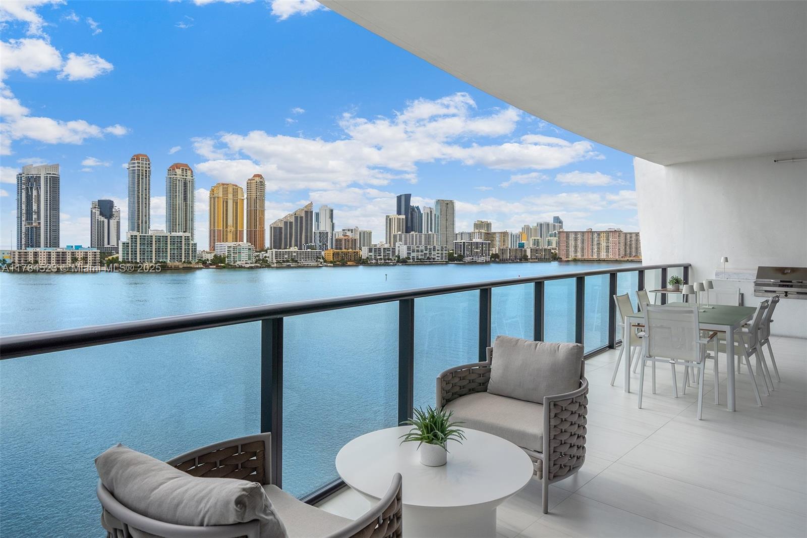 PRIVE CONDO - Residential