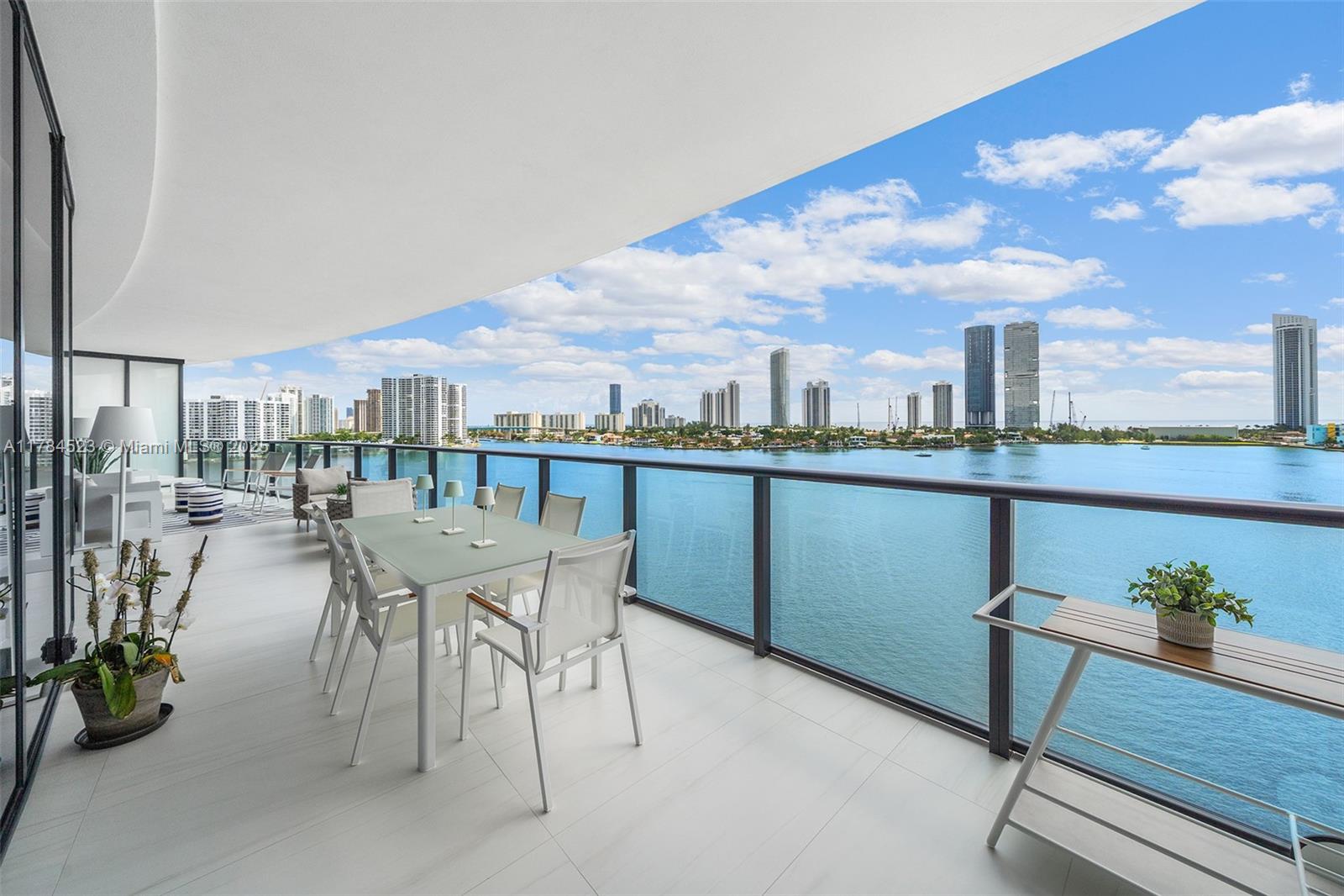 PRIVE CONDO - Residential