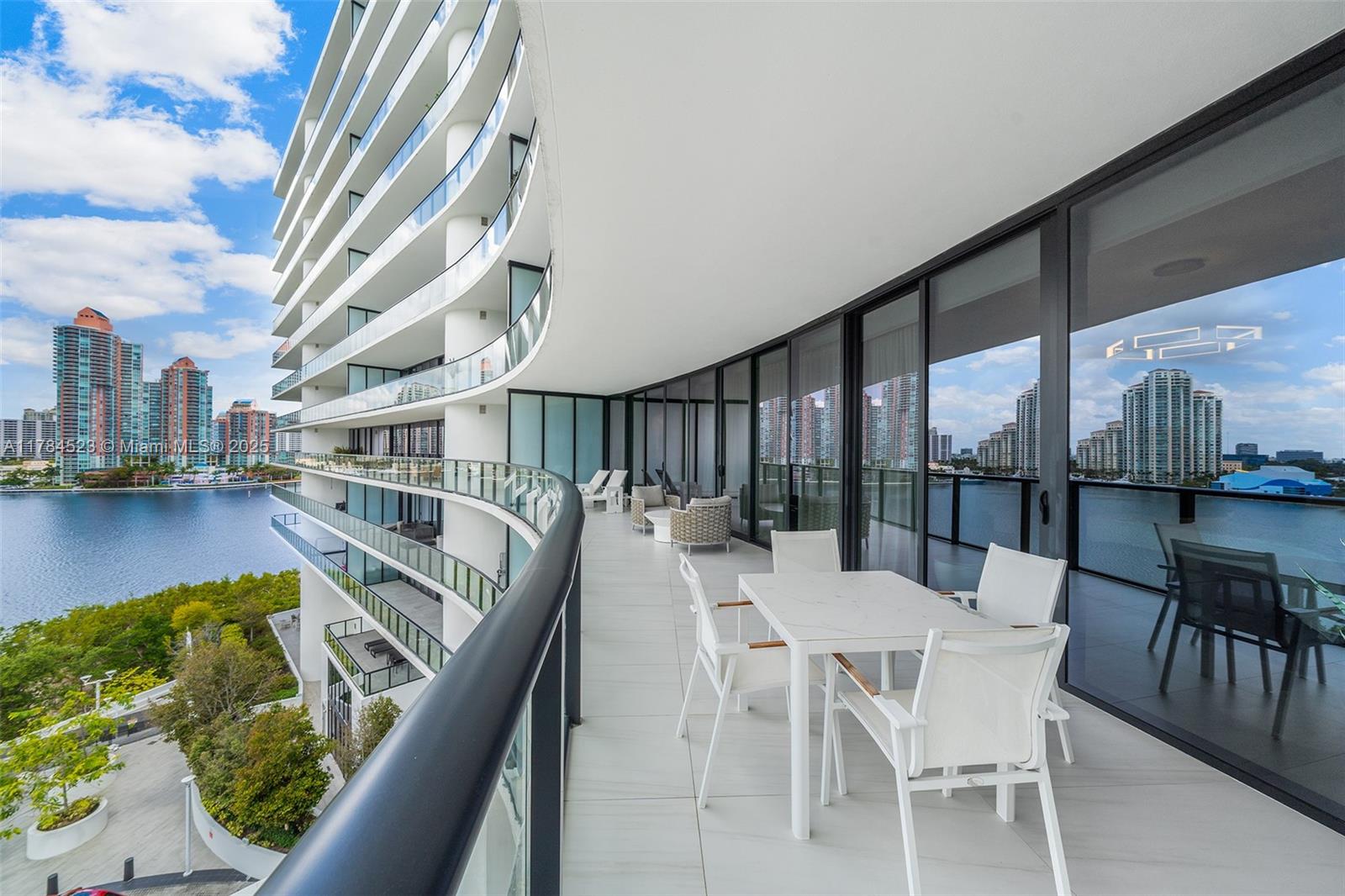 PRIVE CONDO - Residential