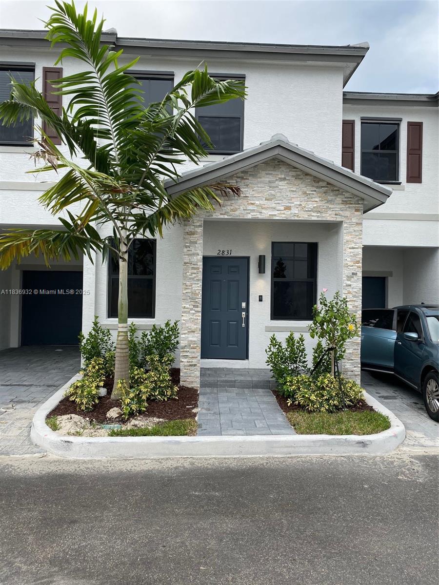 2831 SW 16th Ter 2831