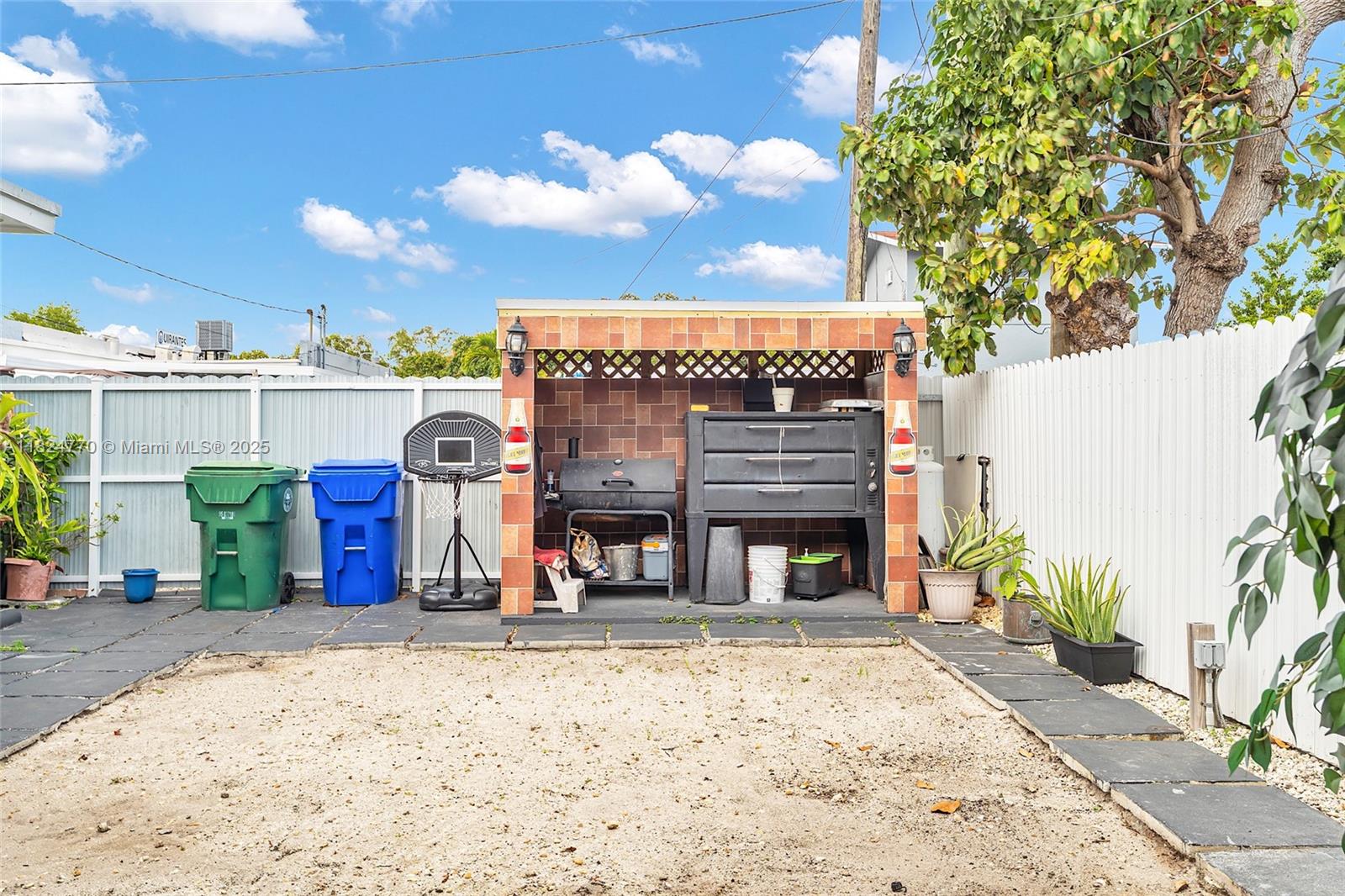 FLAGLER LAWN - Residential