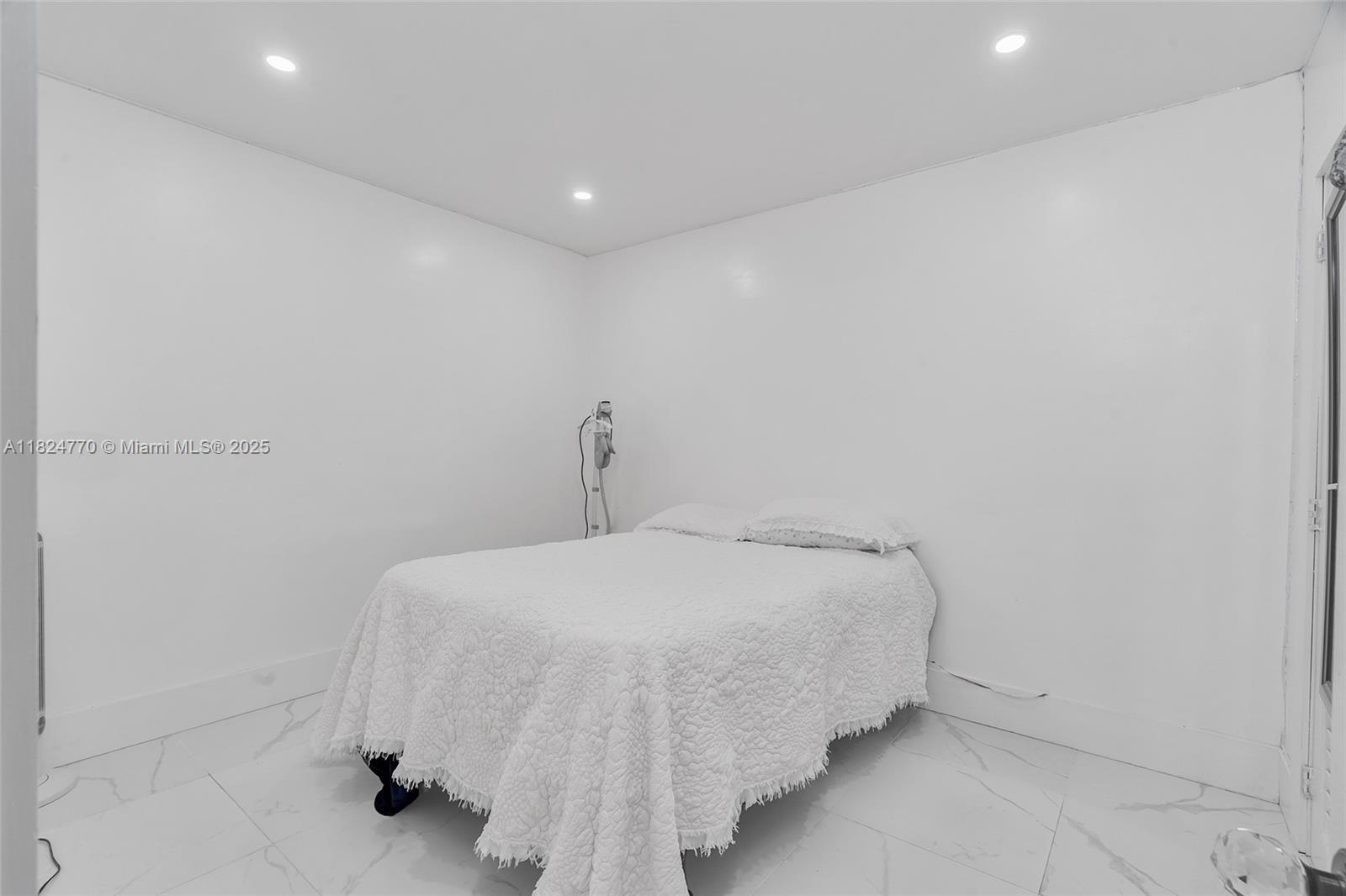 FLAGLER LAWN - Residential