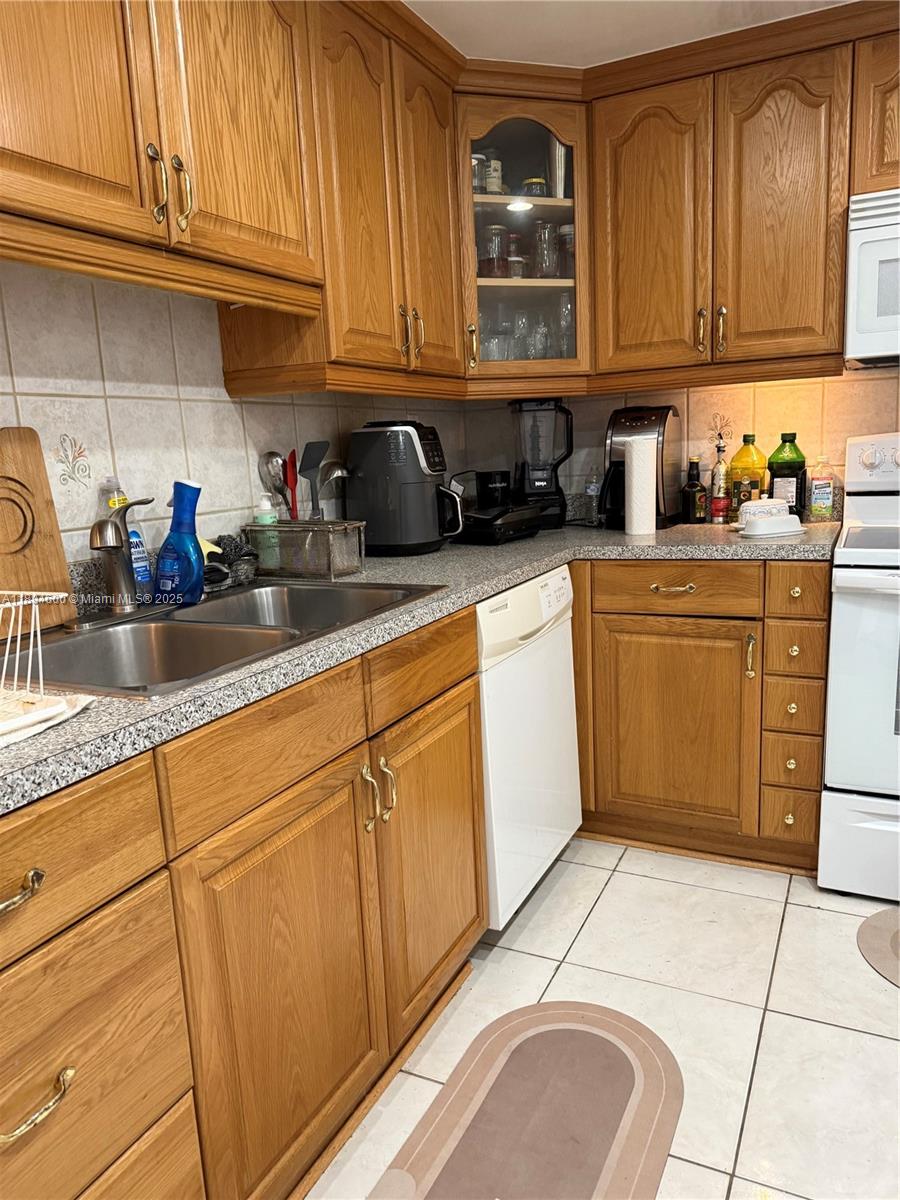 SILVER THATCH ATLANTIC PL - Residential Lease