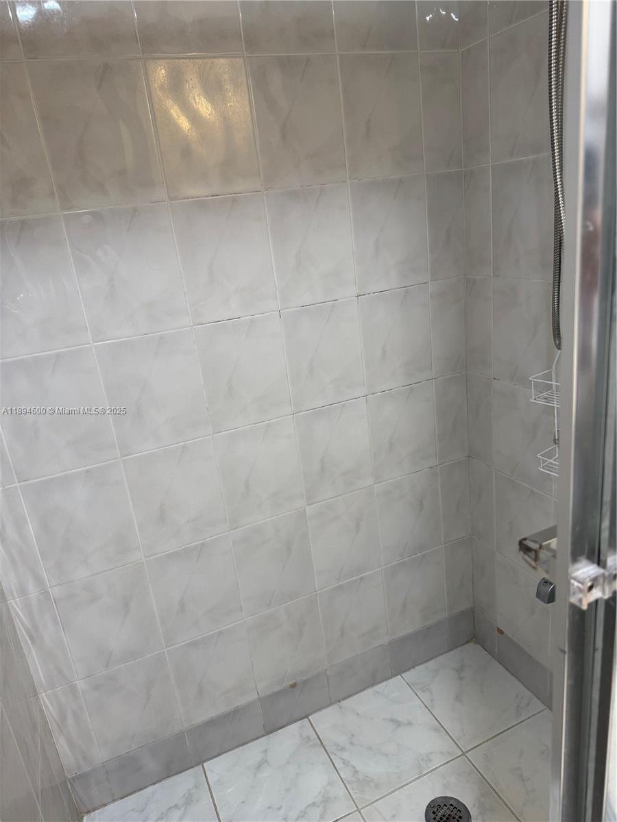 SILVER THATCH ATLANTIC PL - Residential Lease