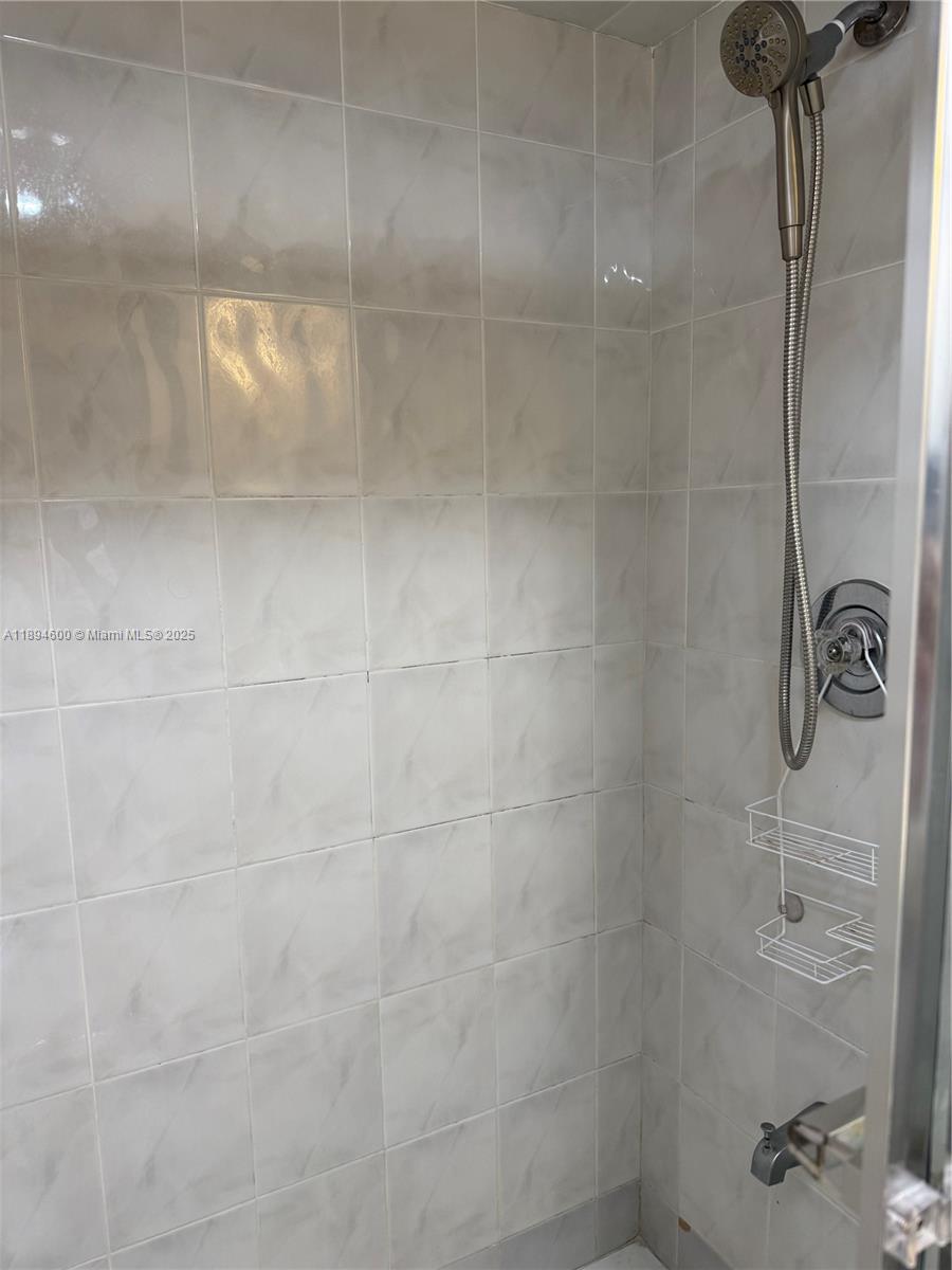 SILVER THATCH ATLANTIC PL - Residential Lease