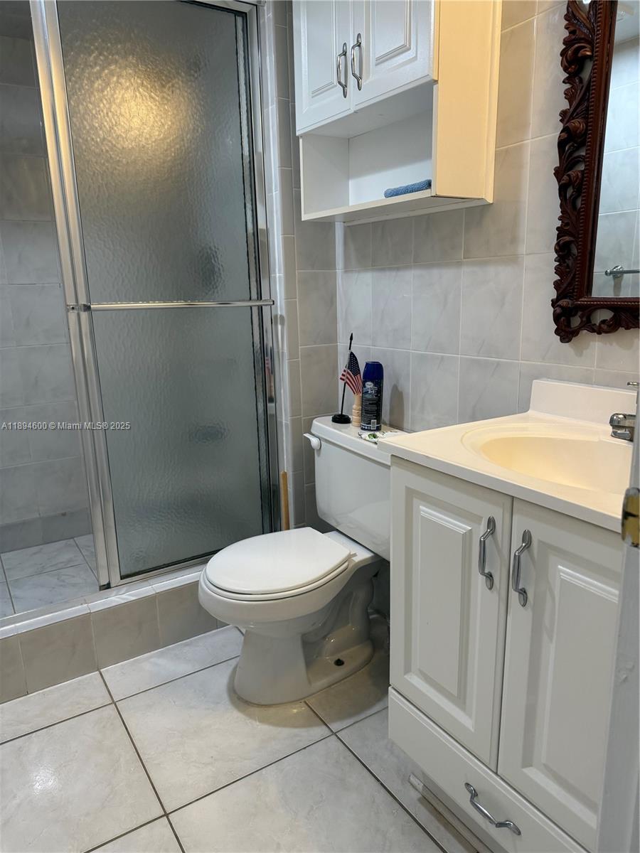SILVER THATCH ATLANTIC PL - Residential Lease