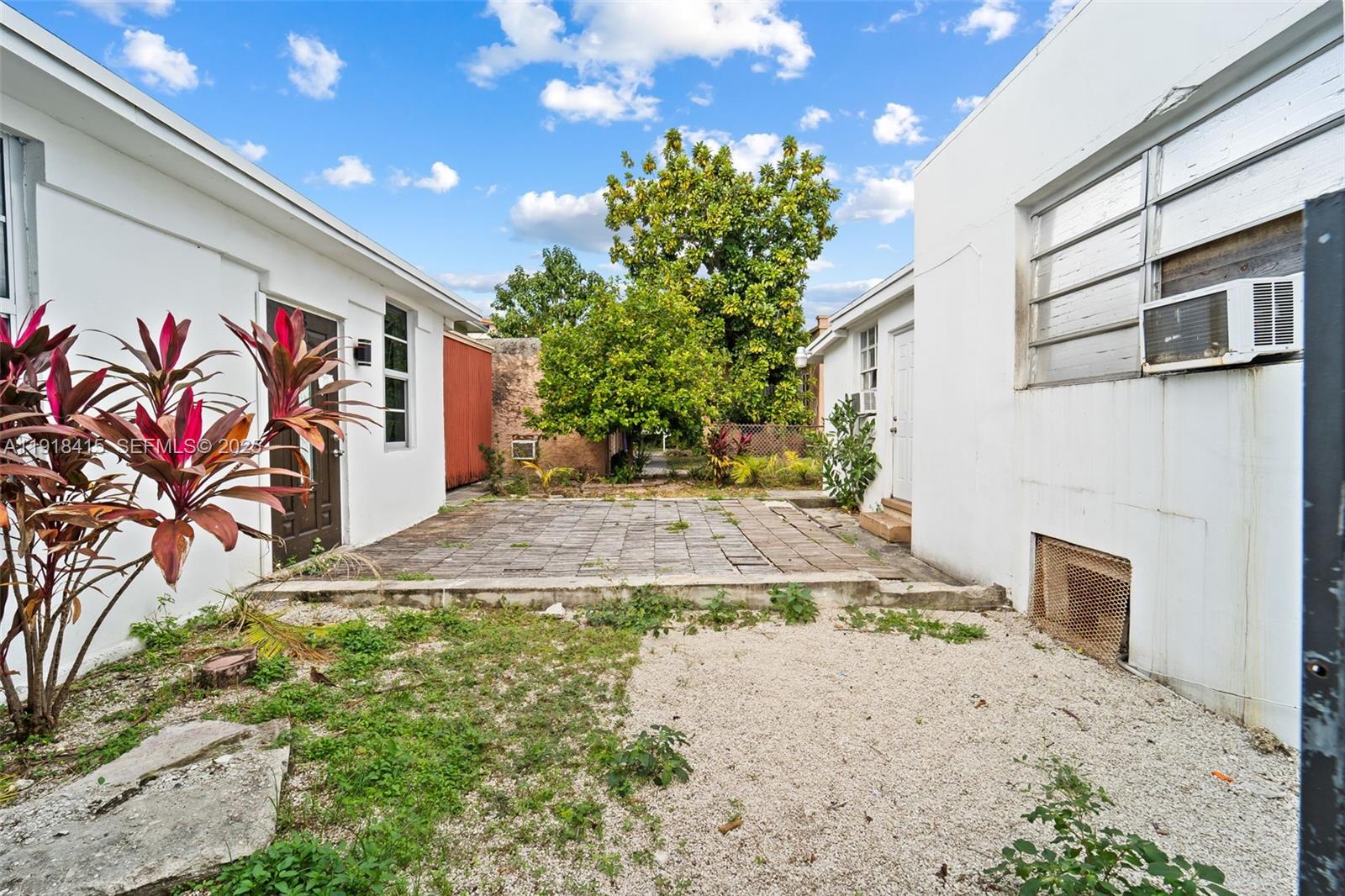 LAWRENCE ESTATE LAND CO - Residential