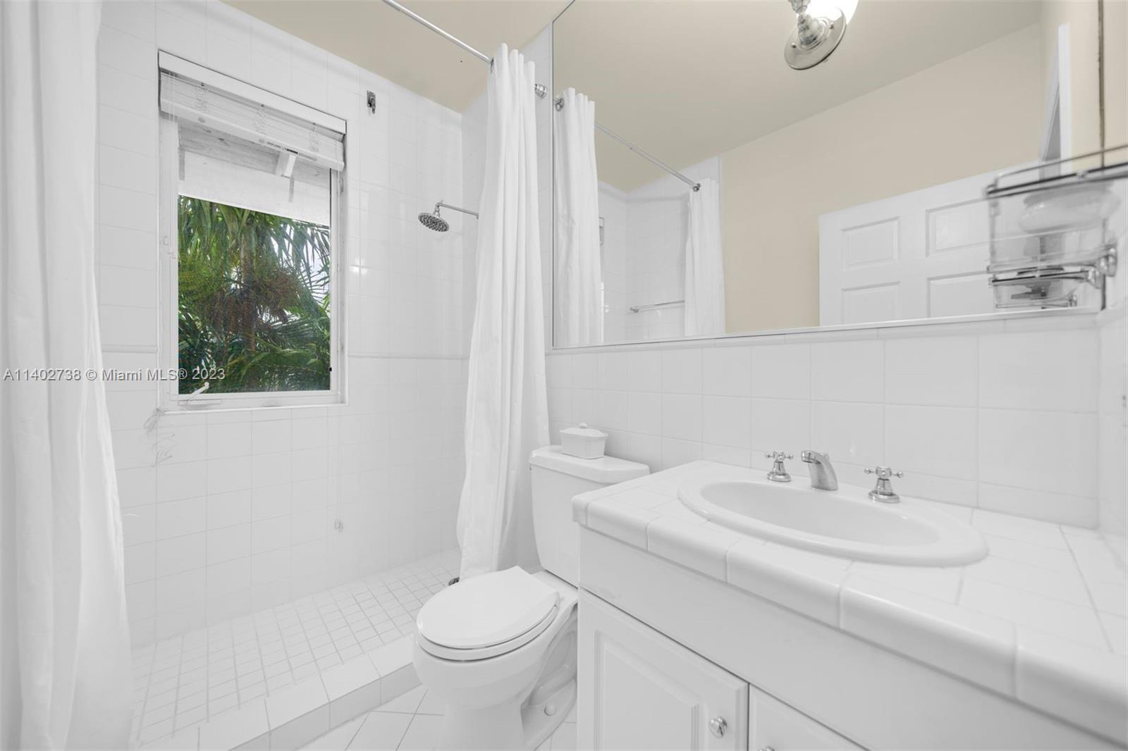 TROPICAL ISLE HOMES SUB 4 - Residential