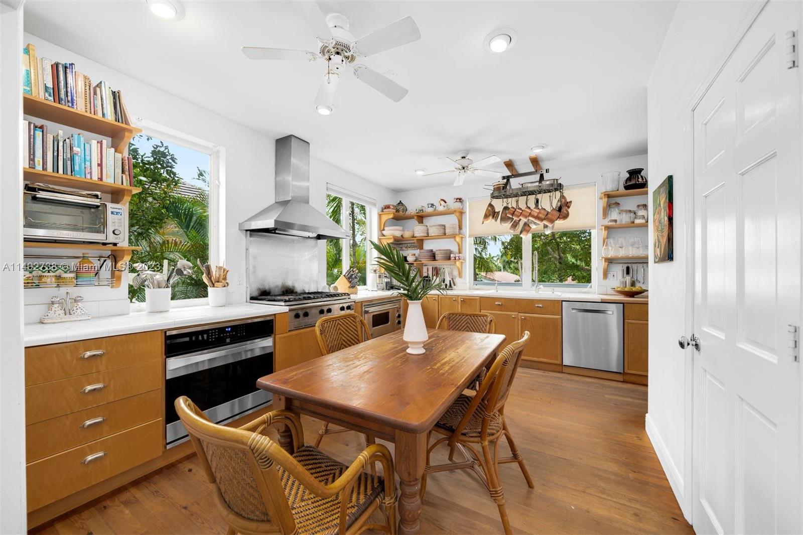 TROPICAL ISLE HOMES SUB 4 - Residential