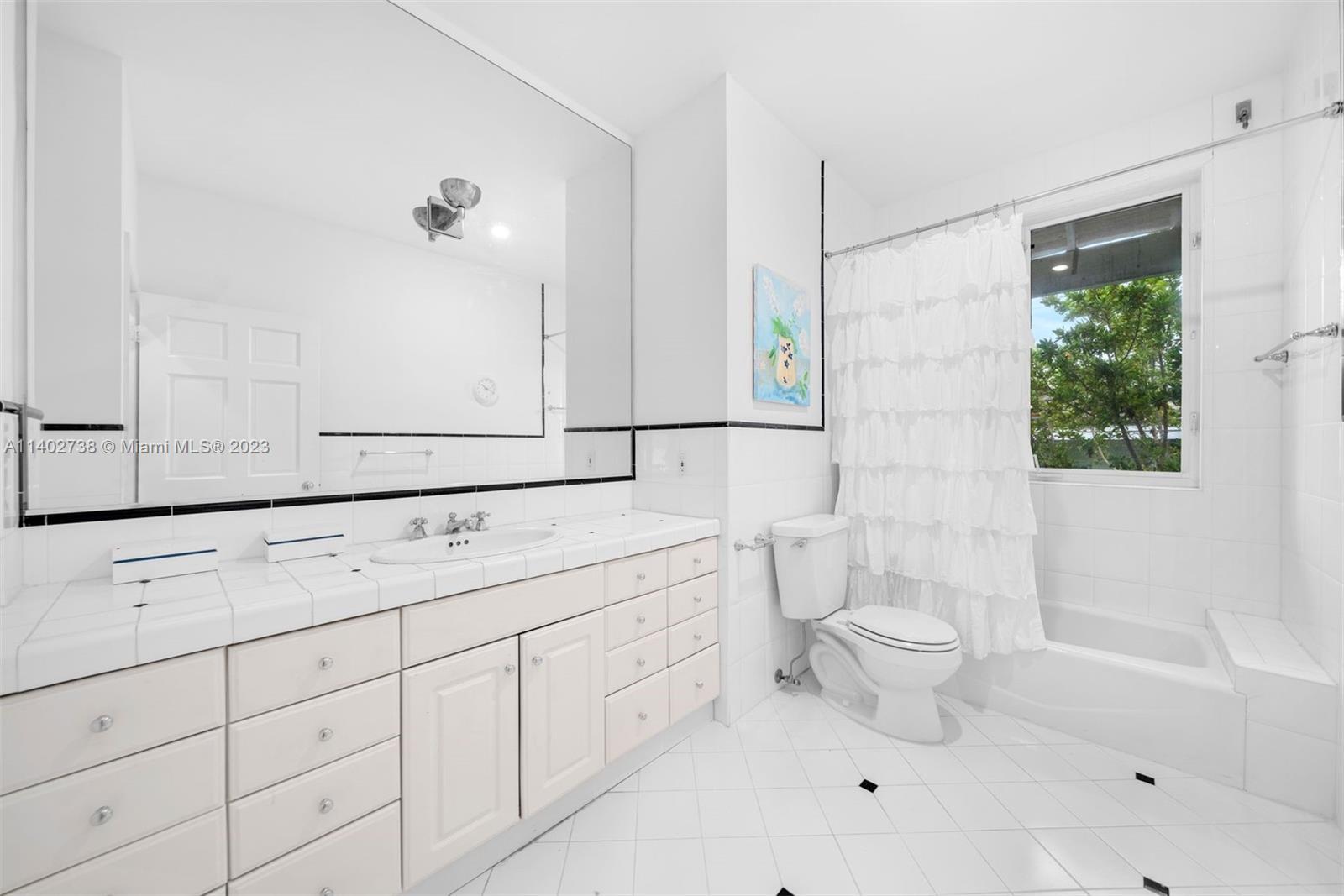 TROPICAL ISLE HOMES SUB 4 - Residential