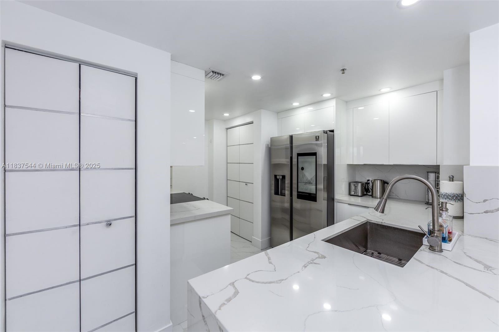 701 Brickell Key Blvd 2011