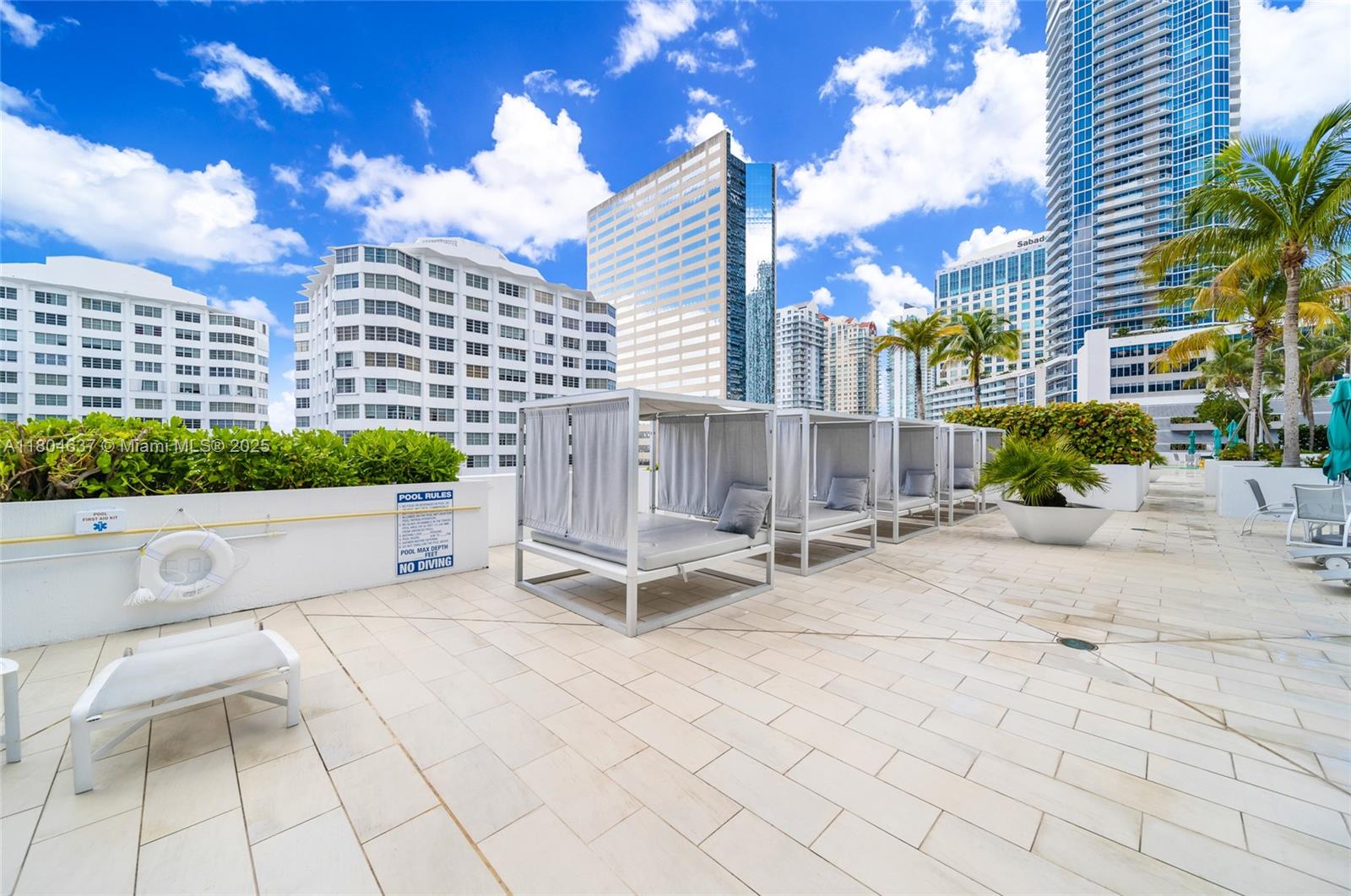 THE PLAZA 901 BRICKELL CO - Residential