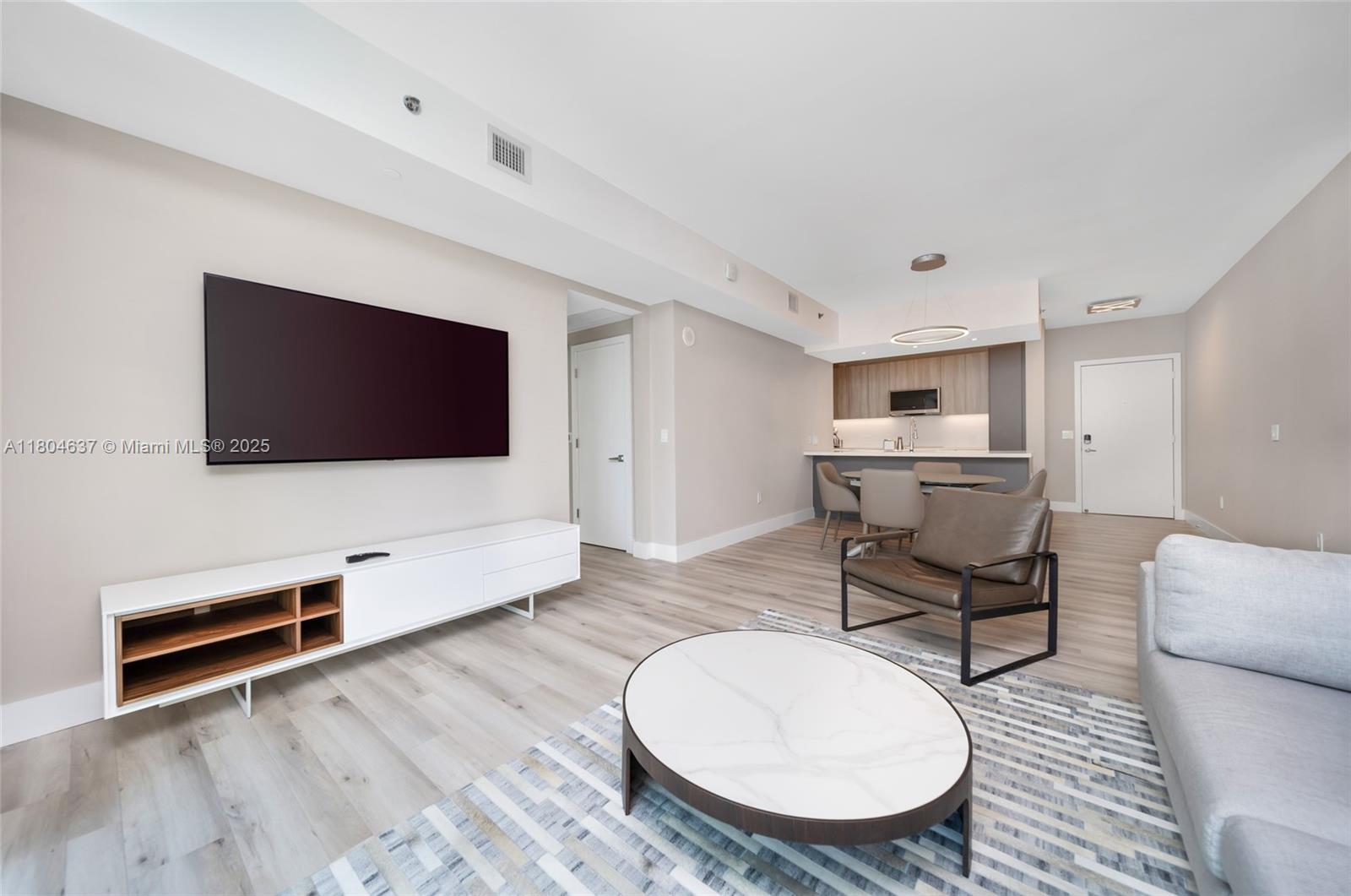 THE PLAZA 901 BRICKELL CO - Residential