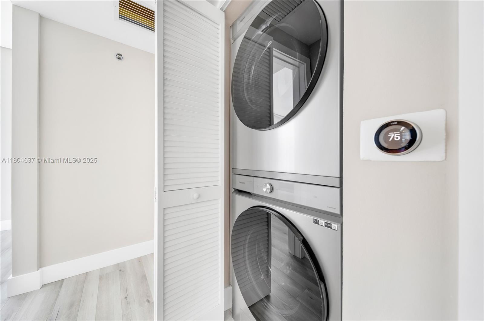 THE PLAZA 901 BRICKELL CO - Residential