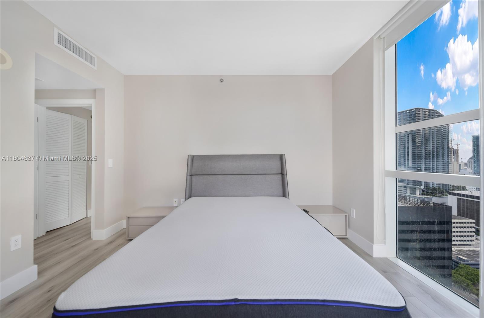 THE PLAZA 901 BRICKELL CO - Residential