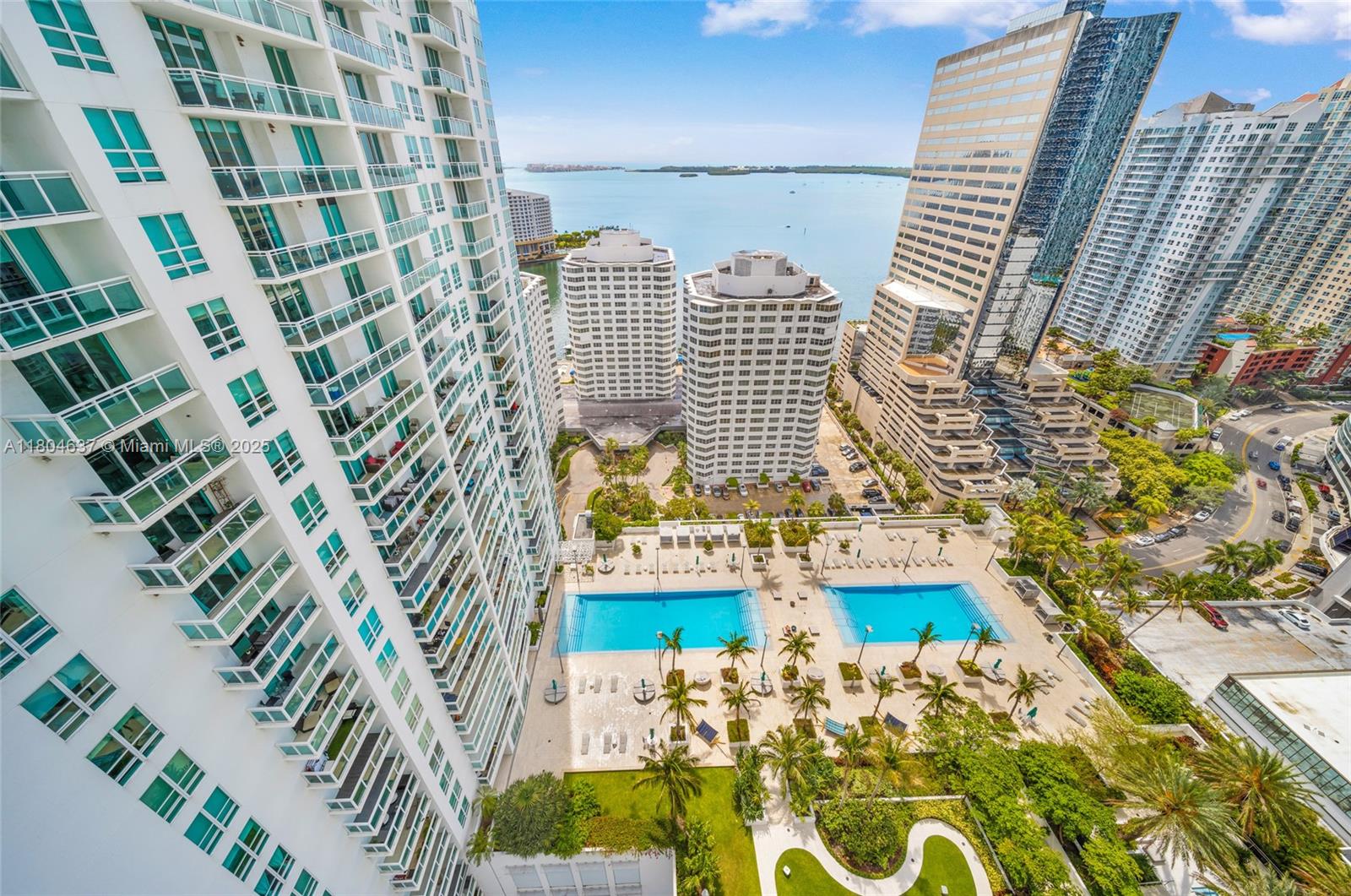 THE PLAZA 901 BRICKELL CO - Residential