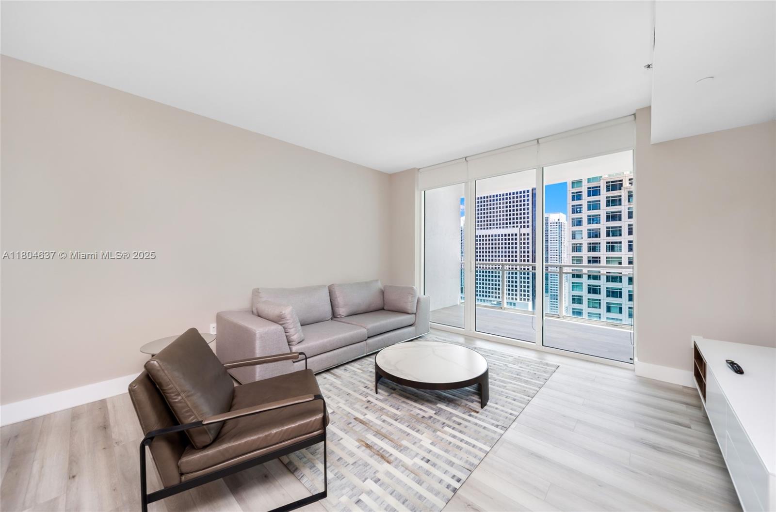 THE PLAZA 901 BRICKELL CO - Residential