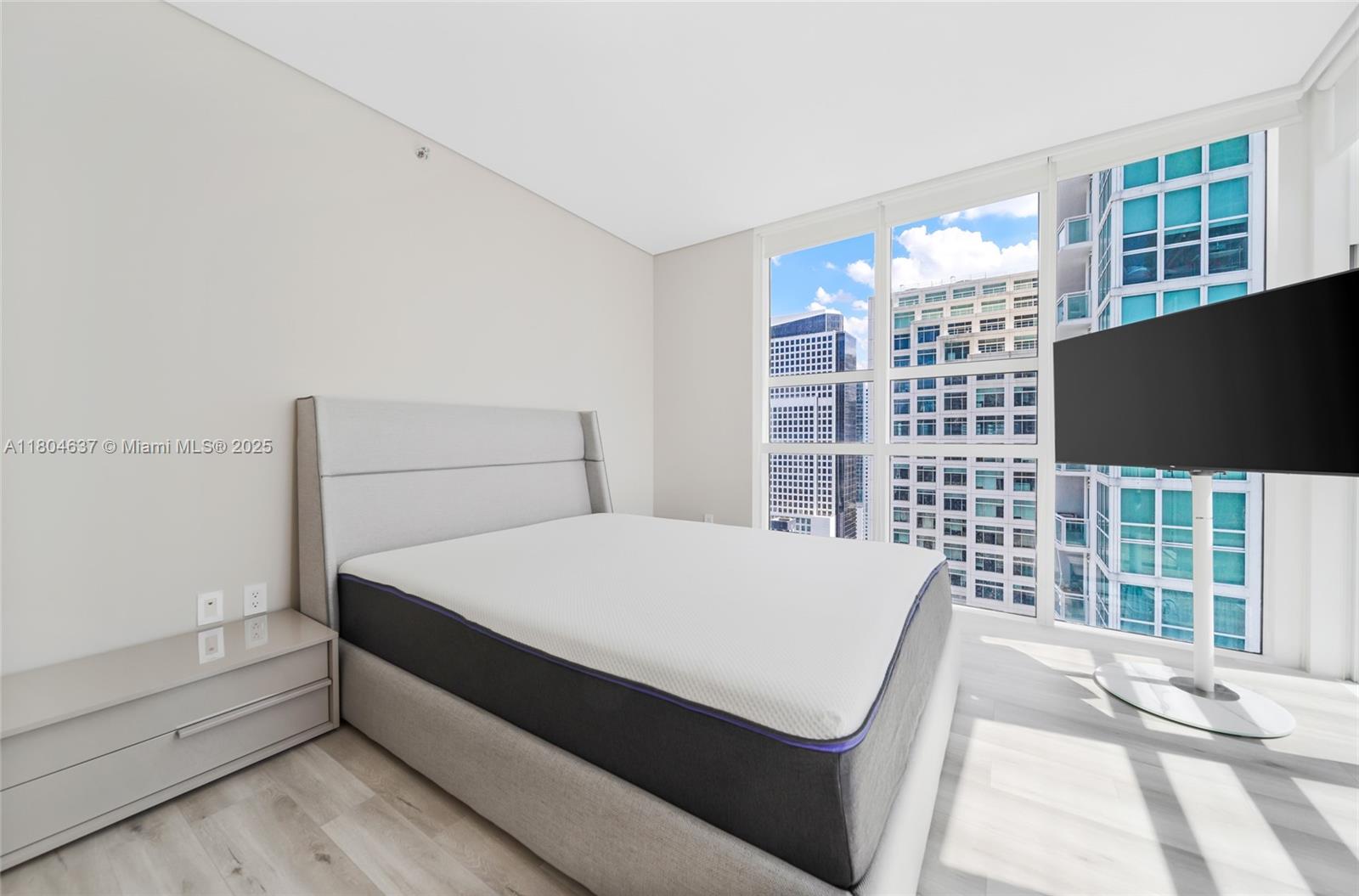 THE PLAZA 901 BRICKELL CO - Residential