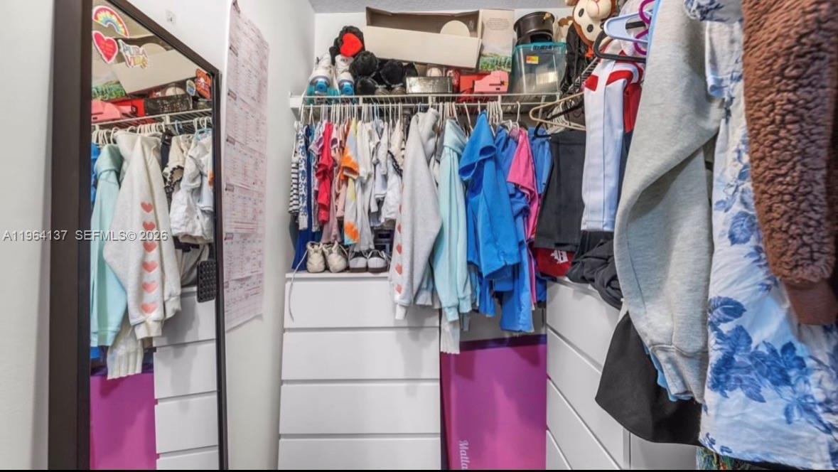 THE COURTS AT DORAL ISLE - Residential