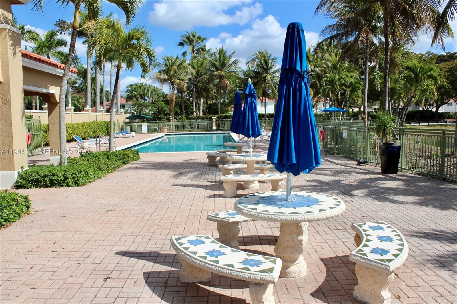 THE COURTS AT DORAL ISLE - Residential