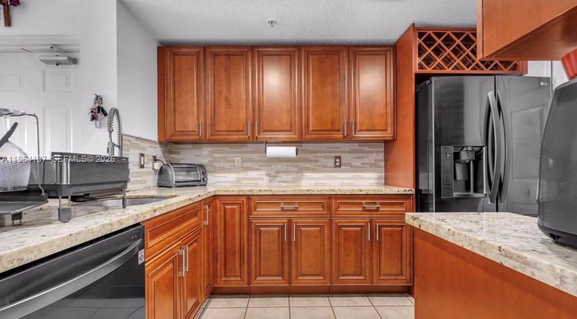 THE COURTS AT DORAL ISLE - Residential