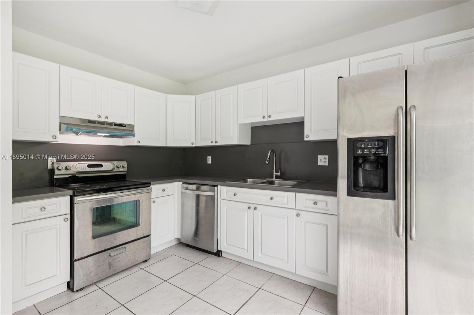 CUTLER LANDINGS 1ST ADDN - Residential