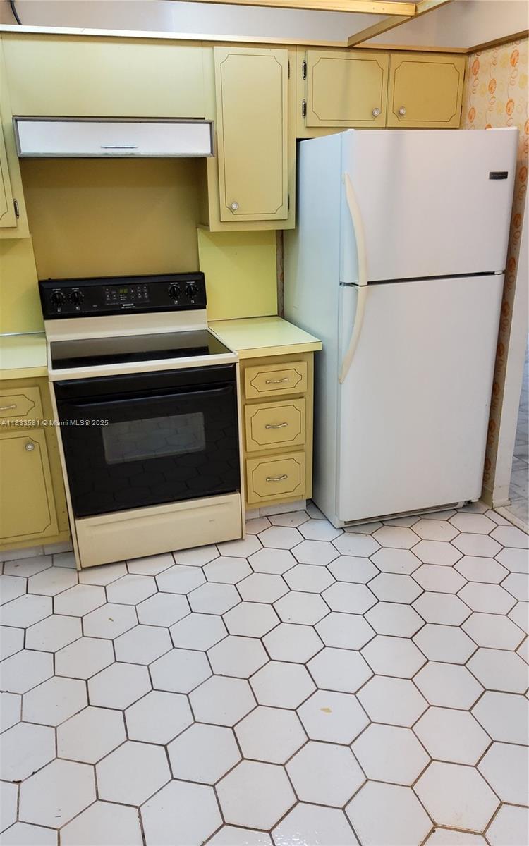 ALLINGTON TOWERS CONDO - Residential