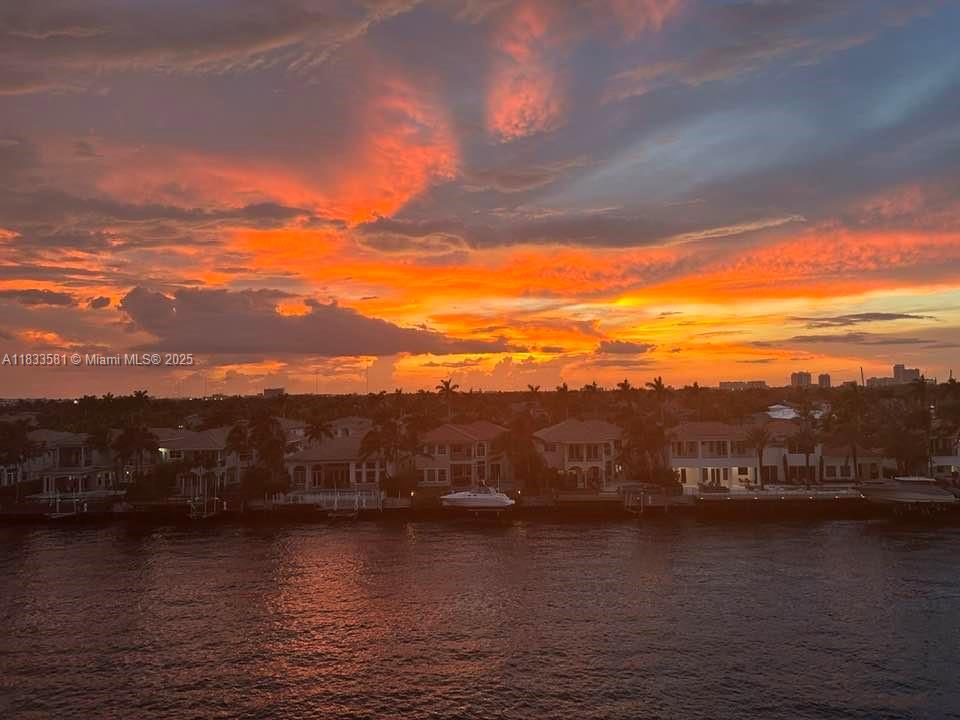 ALLINGTON TOWERS CONDO - Residential