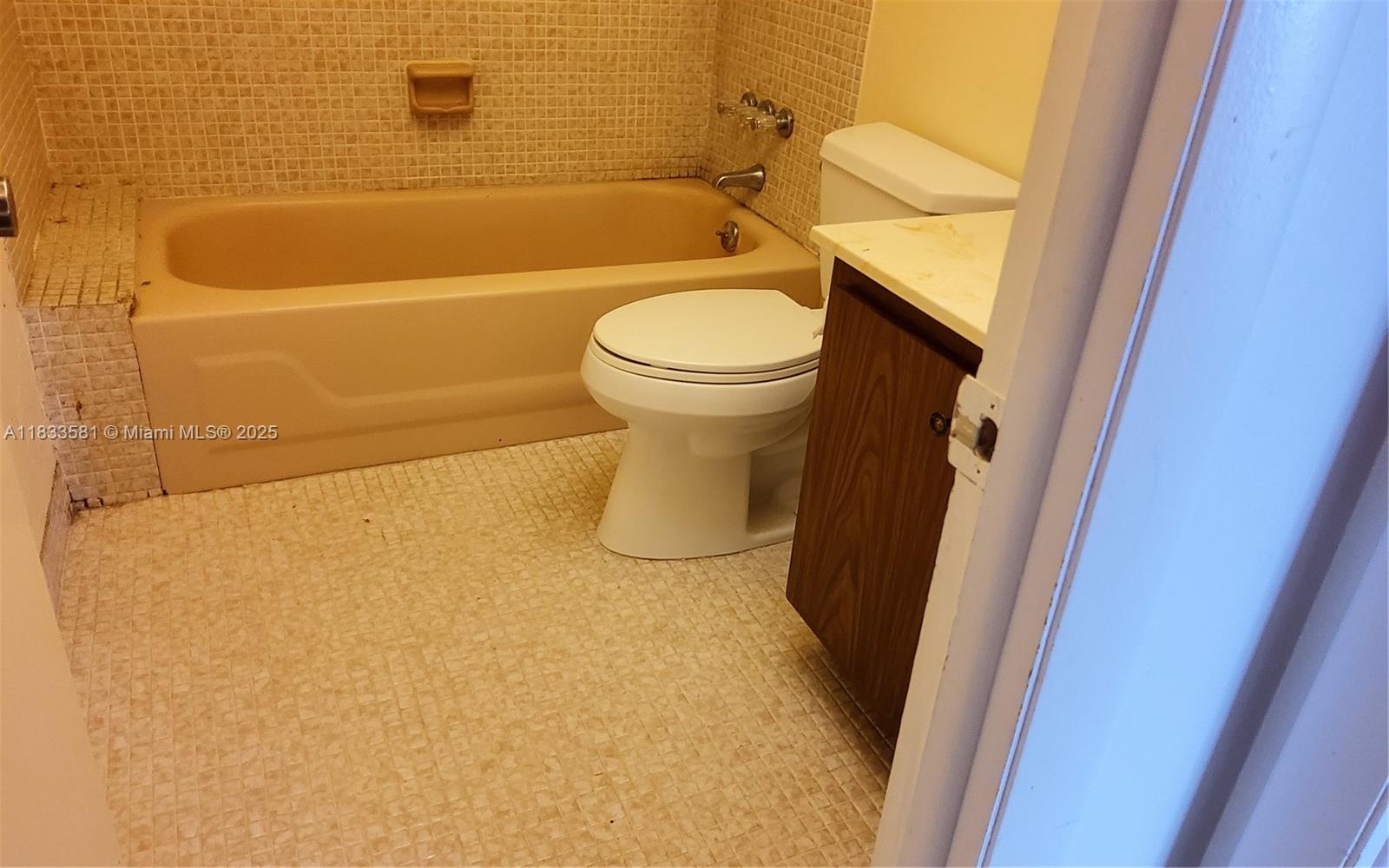 1600 S Ocean Dr 5B