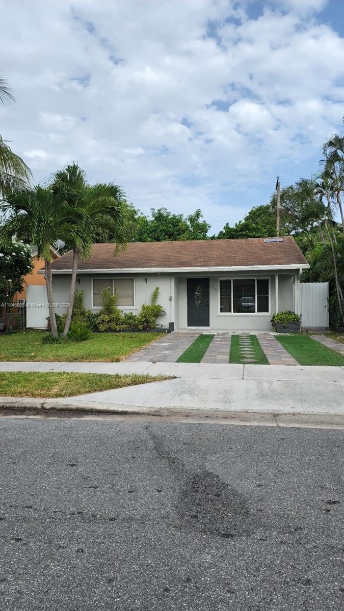 For Showing please call or text the Listing Agent. Move-in amount: First Month Rent + 1 Month as Security Deposit. Tenant report: To be done by Canvas Real Estate. Required Monthly Income: Rent x 3.
The Property will be available by 09/01/2025.