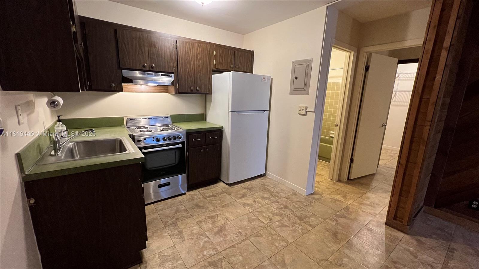 2400 SW 42nd Ave 1